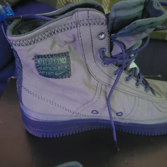 Nike Air Force 1 Elephant in Light and Dark Blue with green swoosh and accents. - Picture 3 of 3
